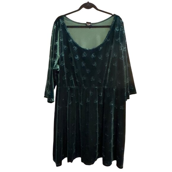 Marvel By Her Universe Velvet Hydra Emblem Dress With 3/4 Sleeves & Scoop Neck 5 - Picture 2 of 5